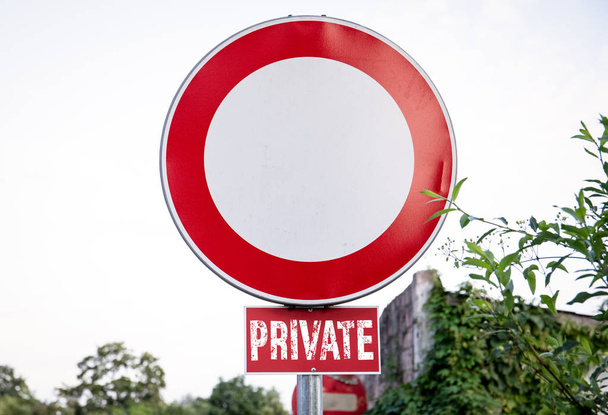 Señal de tráfico privado
 - Foto, imagen