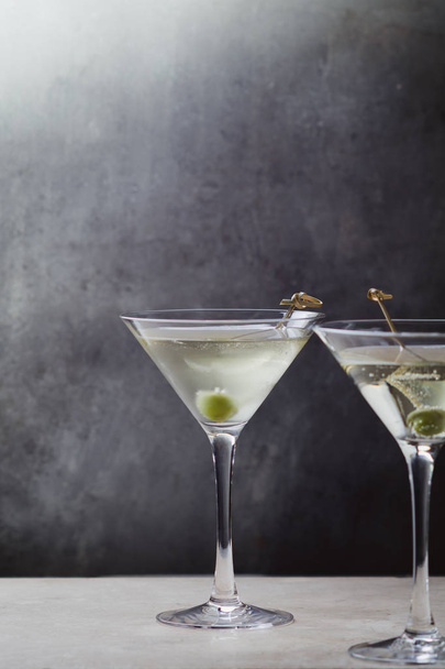 Martini Dry, a famous pre-dinner cocktail based on gin and dry vermouth - Фото, изображение