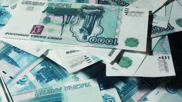 iki düzeyde birçok banknot bin ruble açmak - Video, Çekim