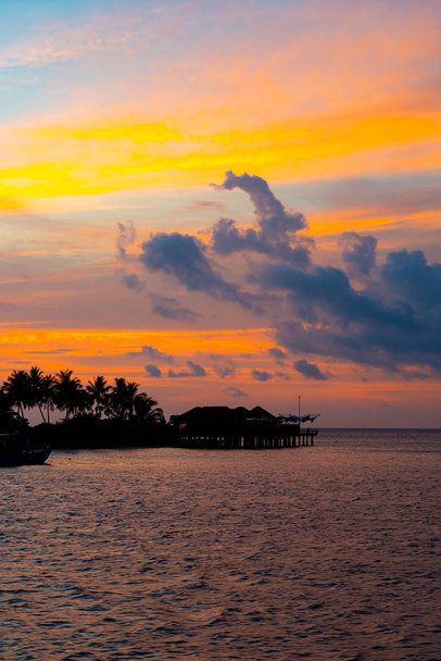 sunset sky with Maldives Island - Foto, afbeelding