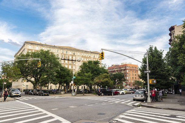 Cross street à Harlem, New York, États-Unis
 - Photo, image