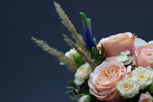 bouquet mixte de fleurs close-up espace libre pour votre texte
 - Photo, image
