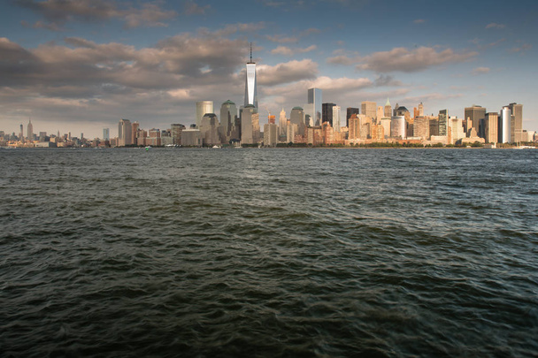 A view of Lower Manhattan from Liberty State Park - Zdjęcie, obraz