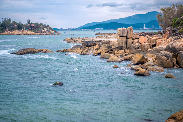 Kameny, kameny, moře. Vietnam Nha Trang - Fotografie, Obrázek