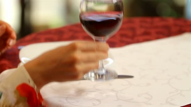 Woman drinks wine - Video, Çekim