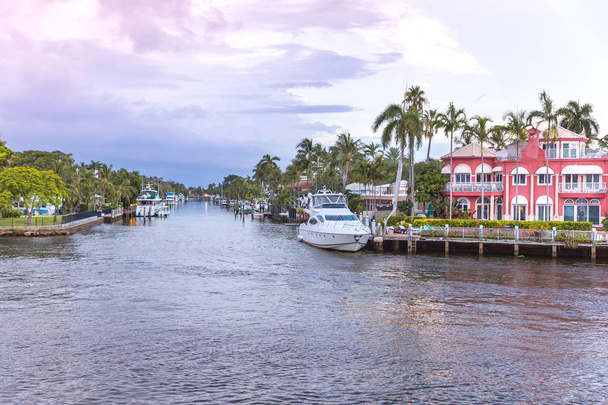 Sunset in Fort Lauderdale marina. Luxury yachts in Las Olas Boulevard waterfront, Florida, USA - Photo, Image