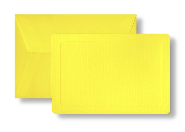 Жовта картка і конверт
. - Фото, зображення