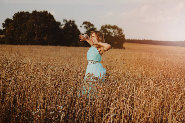Beautiful Young Woman Dancing In The Field - Foto, Imagen