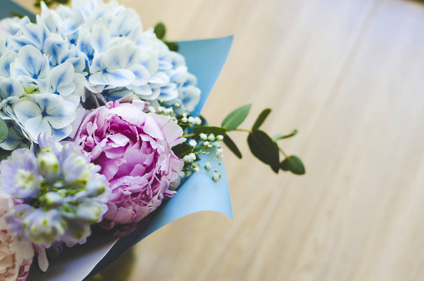 Bouquet of flowers close-up. Peonies, hydrangea. - Foto, Imagem