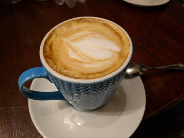 güzel bir fincan kahve. kahve üzerinde çizim - Fotoğraf, Görsel