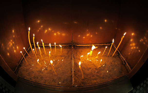 Bougies dans la cathédrale, Varna - Bulgarie
 - Photo, image