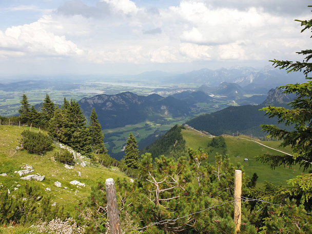 Ciudades y montañas en Baviera
 - Foto, imagen