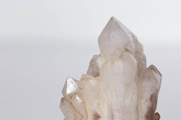 Cristal quartz silicium et oxygène
  - Photo, image