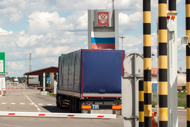 σημείο ελέγχου διέλευσης των συνόρων μεταξύ της Ουκρανίας και της Ρωσίας - Φωτογραφία, εικόνα