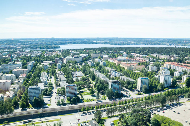Gyönyörű kilátás a tamperei városra a nyári napon, Finnország. - Fotó, kép