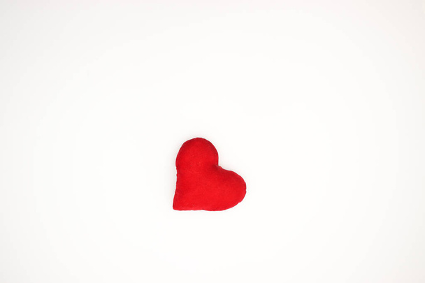 Red heart on white background  - Fotoğraf, Görsel