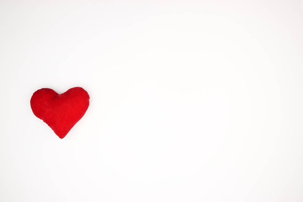 Red heart on white background  - Valokuva, kuva