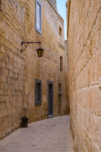 Mdina 'dan sokak sahnesi, Malta-sessiz şehir - Fotoğraf, Görsel