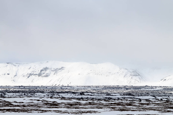 Krajobraz z śniegu, obszar caldera Askja, Islandia - Zdjęcie, obraz