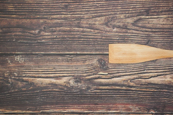 dřevěná lžíce na stole  - Fotografie, Obrázek