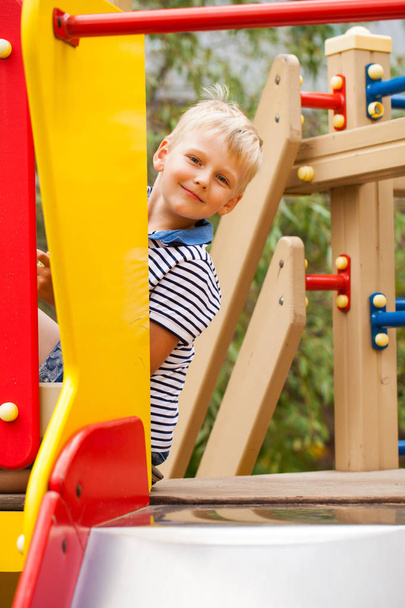  Little blonde boy, summer park outdoors - Фото, изображение