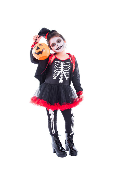 Pełna długość Happy Asian Girl w kostiumie Halloween szkielet  - Zdjęcie, obraz