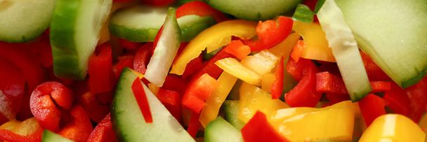 Salade de légumes crus hachés sains Ingrédient
 - Photo, image