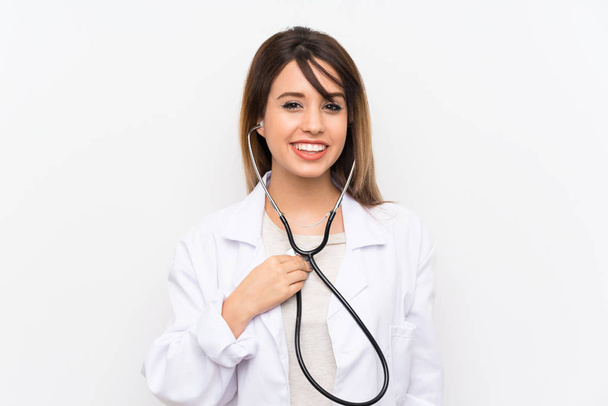 Młody lekarz kobieta na białym tle - Zdjęcie, obraz