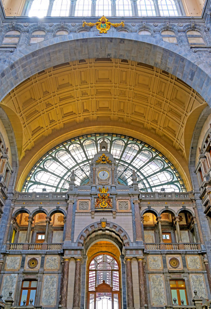 Het interieur van het station Antwerpen, België. - Foto, afbeelding