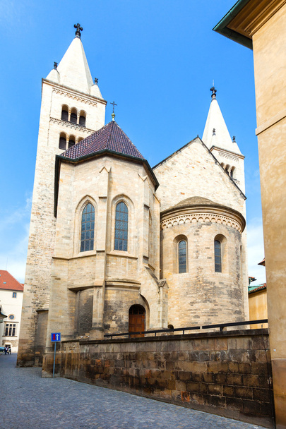 Praga, República Checa Basílica de São Jorge e convento Presente Românico
 - Foto, Imagem