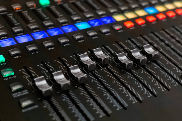 Professional Audio Sound Mixing Console Faders. - Foto, afbeelding