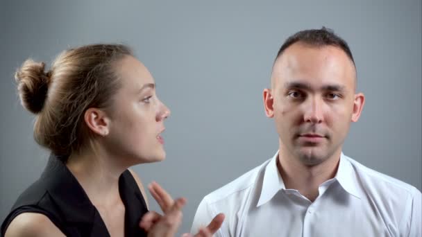 Vidéo de couple pendant le divorce
 - Séquence, vidéo
