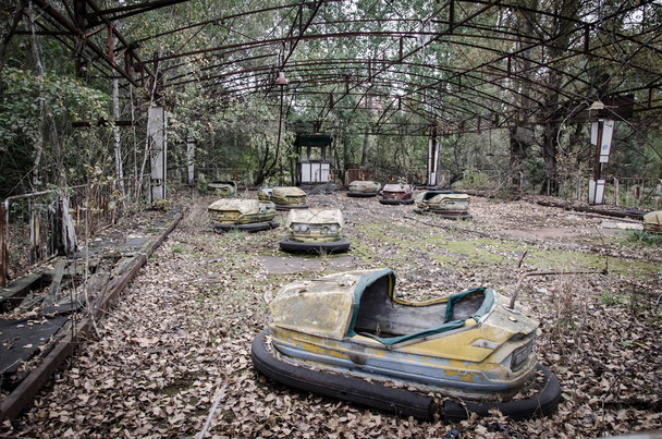 City ghost Pripyat. Chernobyl Exclusion Zone. The accident at the Chernobyl nuclear power plant. The consequences of the accident. Yellow radiation sign. Dangerous territory. Infection with radiation. - Φωτογραφία, εικόνα