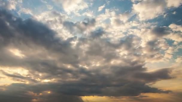 Timukové mraky při východu slunce, příroda - Záběry, video