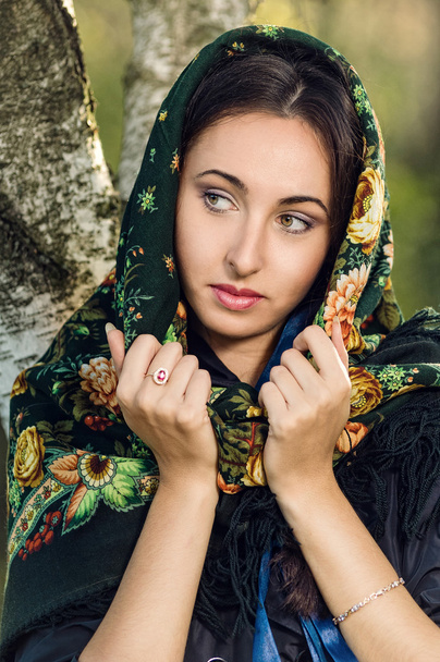 Young woman portrait in autumn park - Photo, Image