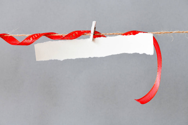 Merry Christmas Card sjabloon met rode lint - Foto, afbeelding