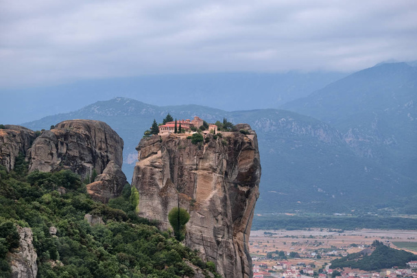 Mosteiro Santíssima Trindade, Meteora, Grécia
 - Foto, Imagem