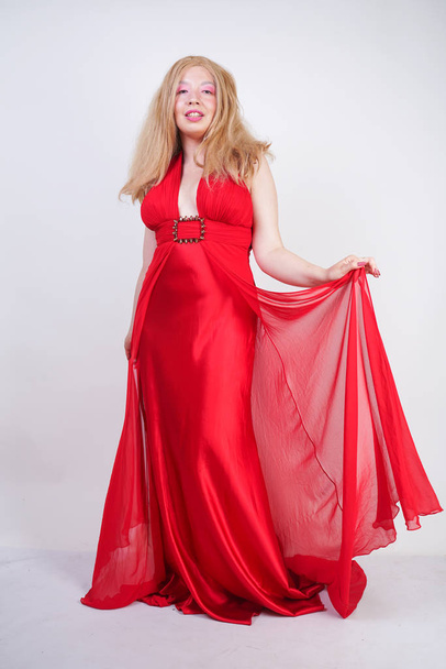 Fashion Asian Blonde Model in Red Beauty Long Dress - Foto, Imagen