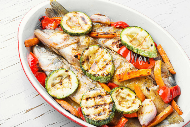 Grilled fish with vegetable - Fotografie, Obrázek