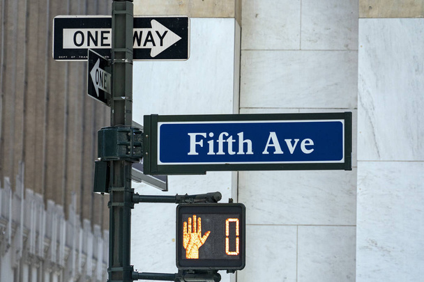 fifth avenue sign new york - Zdjęcie, obraz