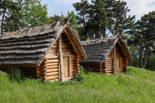 Történelmi szláv lakás a Molpir dombon a kis Carpat-ban - Fotó, kép