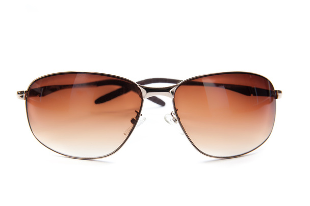 Beyaz arkaplanda izole edilmiş güneş gözlükleri - Fotoğraf, Görsel