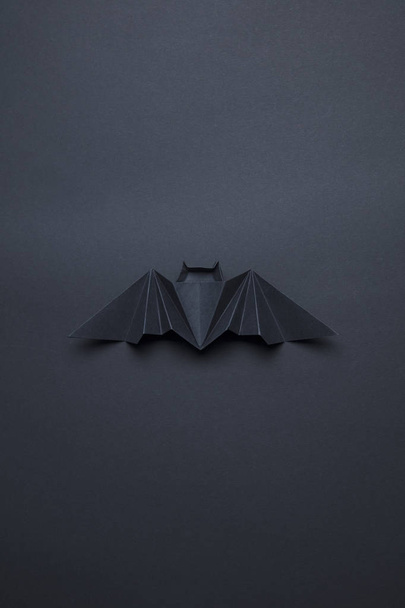 Halloween spooky dracula bats background made from origami - Foto, Imagen