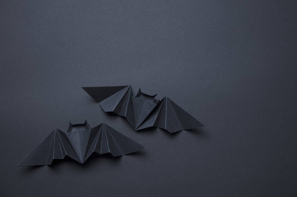 Halloween spooky dracula bats background made from origami - Фото, зображення