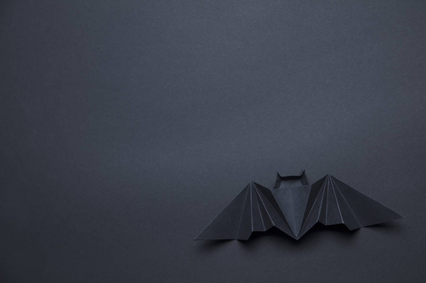 Halloween spooky dracula bats background made from origami - Фото, изображение