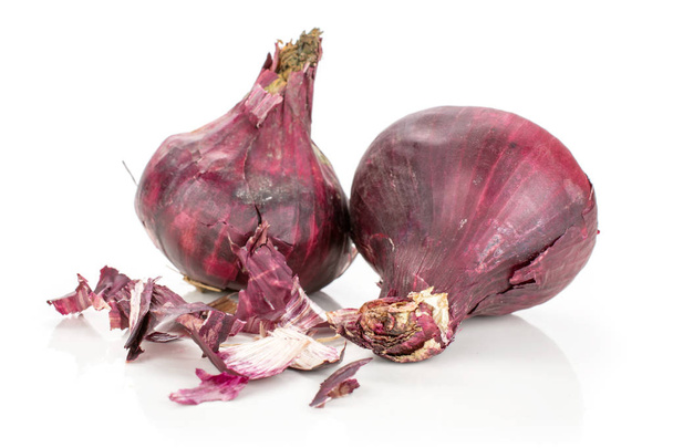 Stale red onion isolated on white - Foto, afbeelding