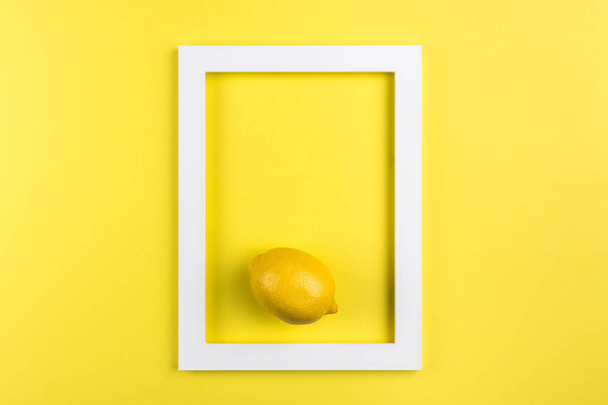 Creative summer layout made of lemon on yellow background. Minim - Foto, immagini
