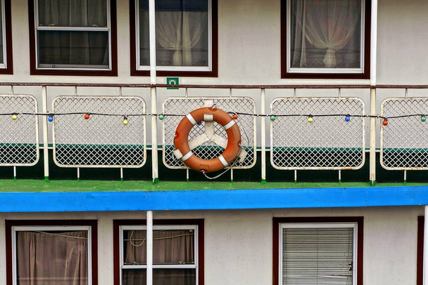 salvagente sulla recinzione della nave
 - Foto, immagini