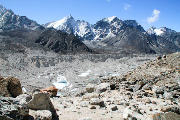 Strzał ze szlaku Everest Basecamp w Nepalu - Zdjęcie, obraz