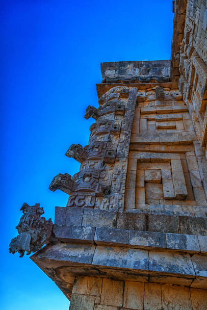 Pyramides des Indiens Mayas à Uxmal
 - Photo, image